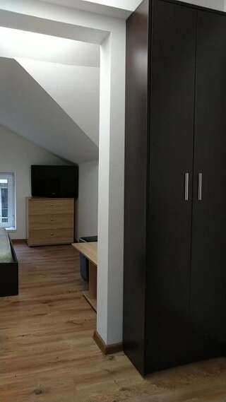 Шале Самостоятелен етаж от къща за гости Хасково Шале с одной спальней-17